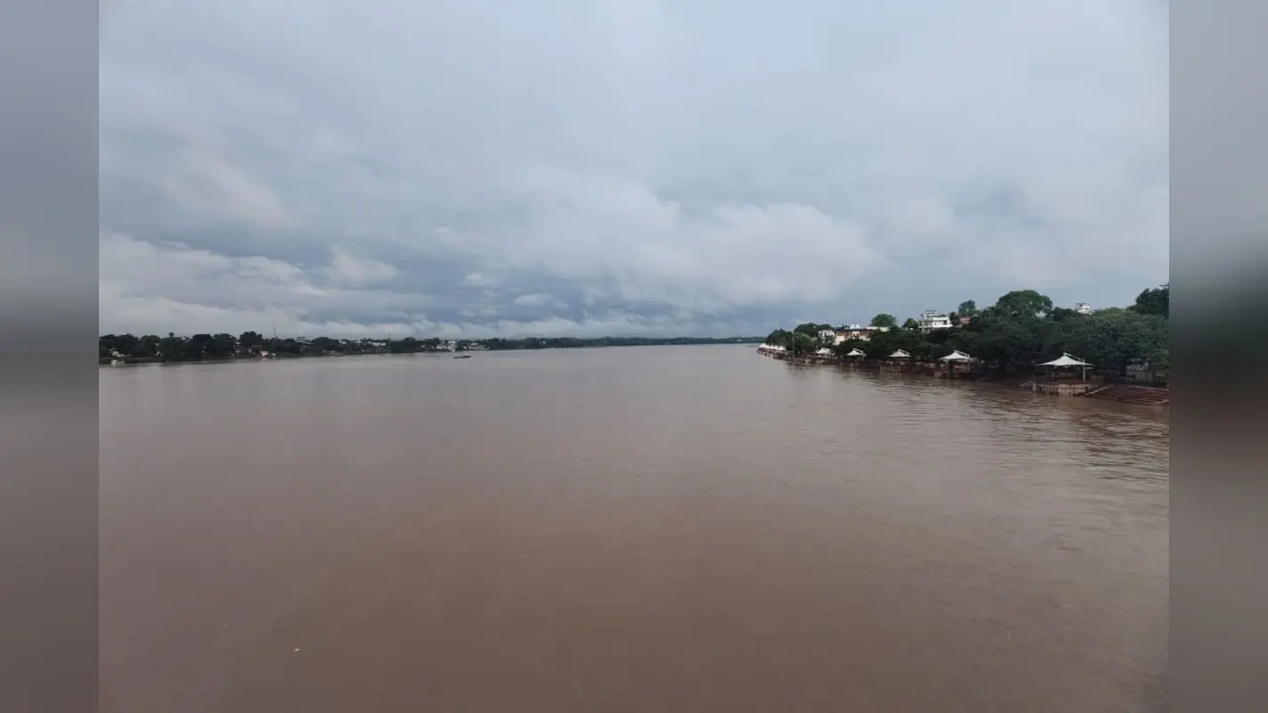 Cyclone Dana Alert: चक्रवात डाना का असर, झारखंड में आज भारी बारिश का अलर्ट, कोल्हान में बंद रहेंगे स्कूल