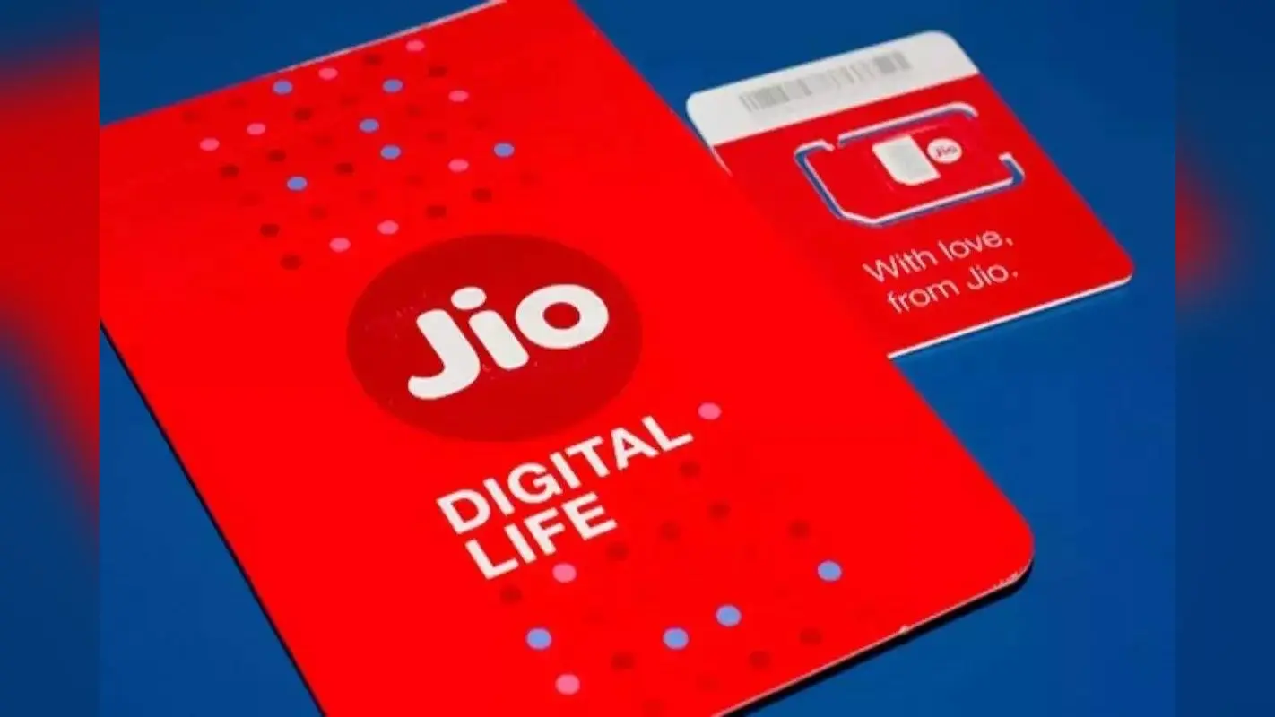Jio Recharge Plan: एक रीचार्ज के बाद सालभर की छुट्टी, 2.5GB डेली डेटा और फ्री कॉलिंग के साथ मिलेंगे ये बेनिफिट्स