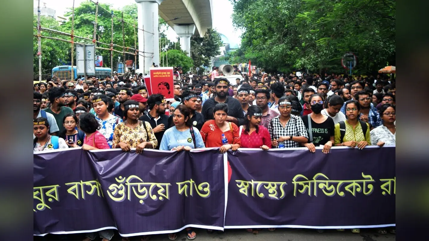 Kolkata Doctor Murder Case : जूनियर डाॅक्टरों ने कहा, हमने ममता बनर्जी को किया ईमेल लेकिन नहीं मिला कोई जवाब
