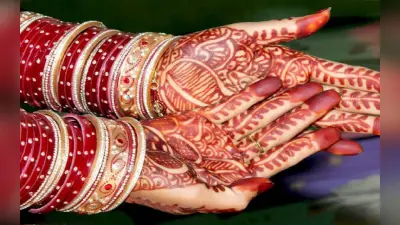 Karwa Chauth Mehndi Design: करवा चौथ पर लगाएं ये सुंदर मेहंदी डिजाइन, देखें क्या है नया ट्रेंड