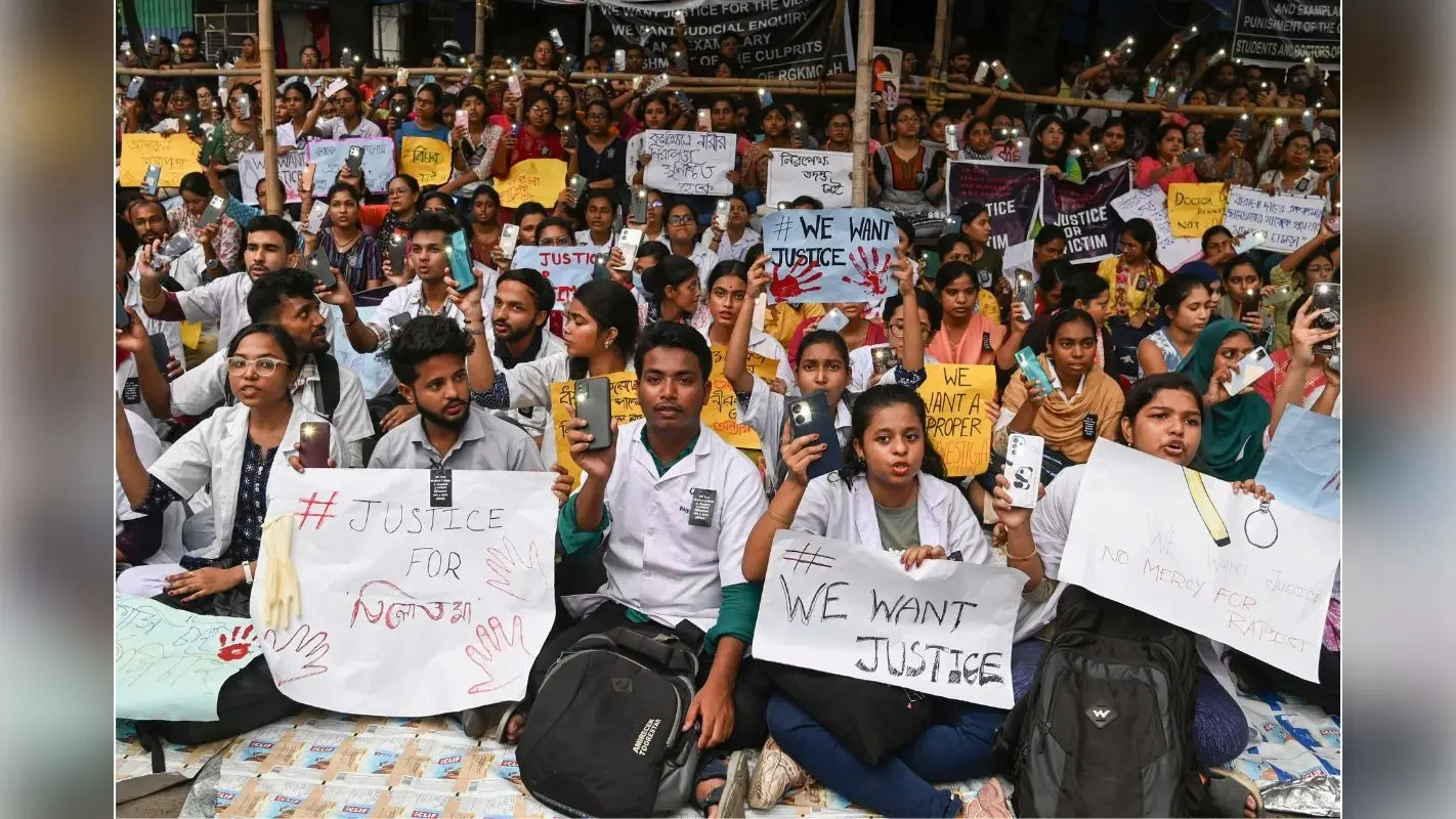 Kolkata Doctor Murder : जूनियर चिकित्सकाें का 12वें दिन भी अनशन जारी