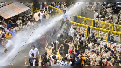 Mandi Protest: टूटेगा अवैध निर्माण, 30 दिन का नगर निगम ने दिया समय, मंडी में जमकर विरोध प्रदर्शन