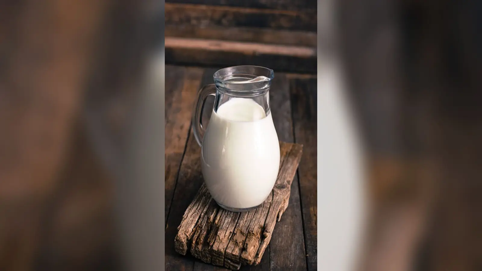 Hot Milk Drink Benefits: रात को गर्म दूध पीकर सोने से क्या फायदे होते हैं?