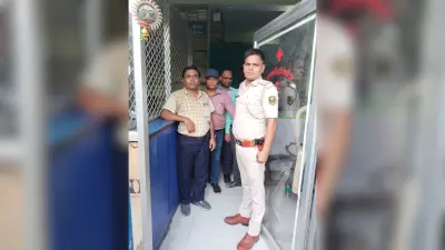 Motihari News : बॉर्डर से शराब पीने के आरोप में दो नेपाली नागरिक गिरफ्तार
