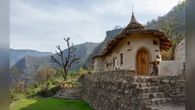 Staycation: बाहर से साधारण मिट्टी का घर लेकिन अंदर होश उड़ाने वाले नजारे, ठहरने के लिए जाना होगा यहां