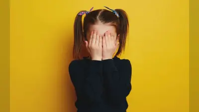 Parenting Tips: बच्चे के दिमाग में बनता जा रहा है नेगटिविटी का पहाड़, फॉलो करें ये 5 टिप्स
