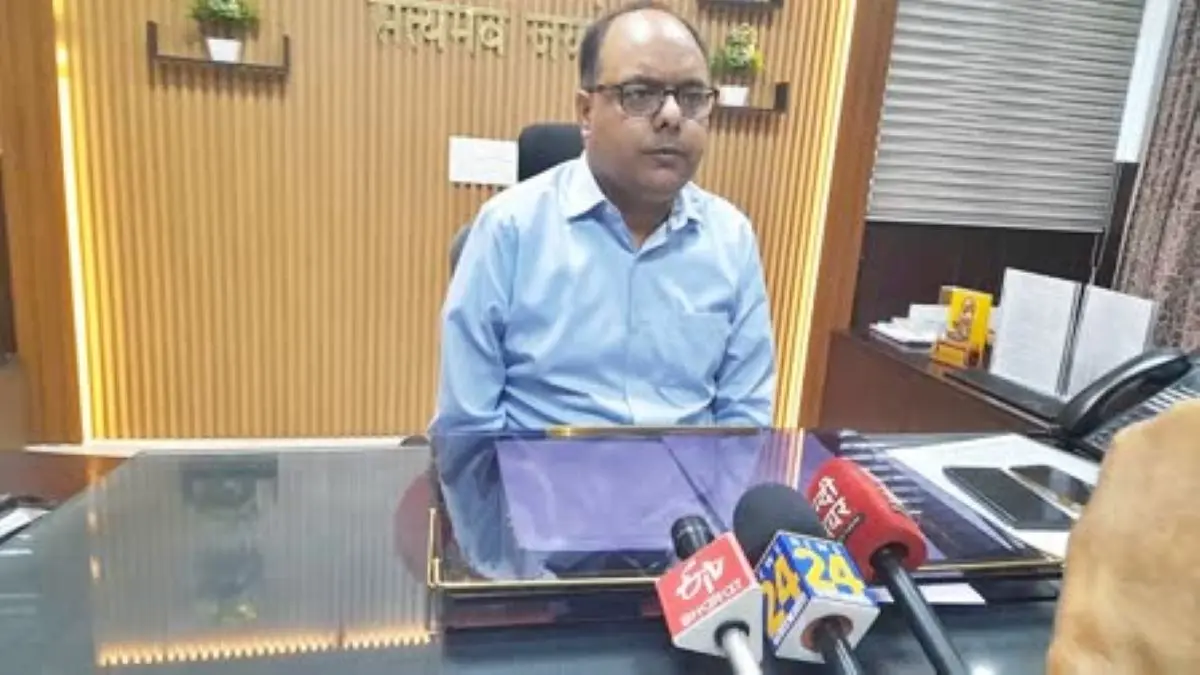 बिहार में खतरे के निशान से ऊपर बह रही है गंगा, पटना में अब 26 तक स्कूल बंद, डीएम ने दी जानकारी