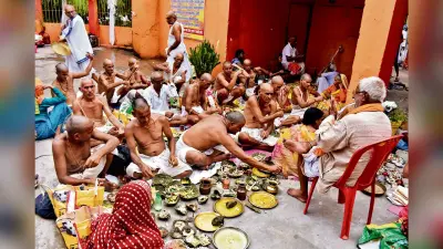 Pitru Paksha 2024: गया में श्रद्धालुओं ने गदाधर भगवान का किया दर्शन-पूजन, जानें फल्गु में दूध-जल से तर्पण का महत्व
