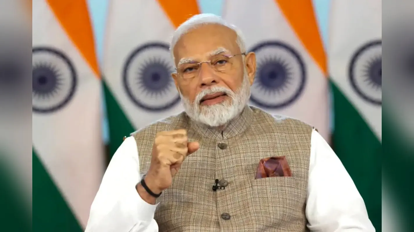 PM Modi Gift: आदिवासियों के उत्थान पर मोदी सरकार करेगी 79 हजार करोड़ खर्च, झारखंड को भी होगा फायदा