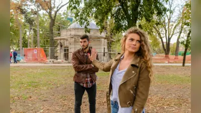 Relationship Tips: पति-पत्नी के रिश्ते में आ गयी दूरी? इस तरह करें खत्म