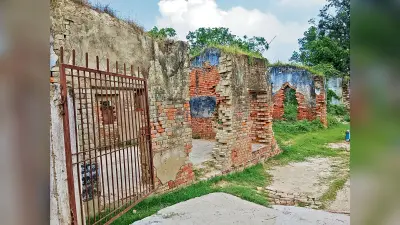 Saran News : छपरा : एक कमरे के स्कूल में चल रही 415 बच्चों की पाठशाला, कैसे संवरेगा भविष्य