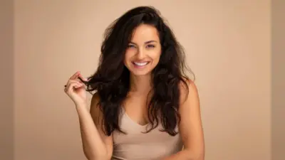 Hair Care Tips: झड़ते हुए बालों को अब कहें गुडबाय, घर पर तैयार करें रोजमेरी हेयर ऑइल मास्क