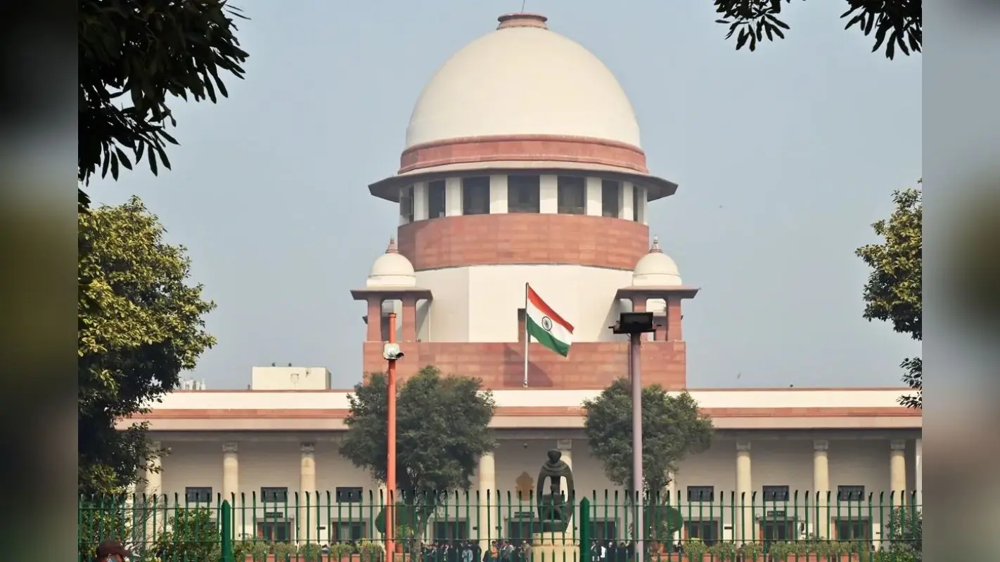 Supreme Court: MANUU के पूर्व चांसलर के खिलाफ आपराधिक मानहानि का मामला खारिज, SC ने लगाया एक लाख रुपये हर्जाना