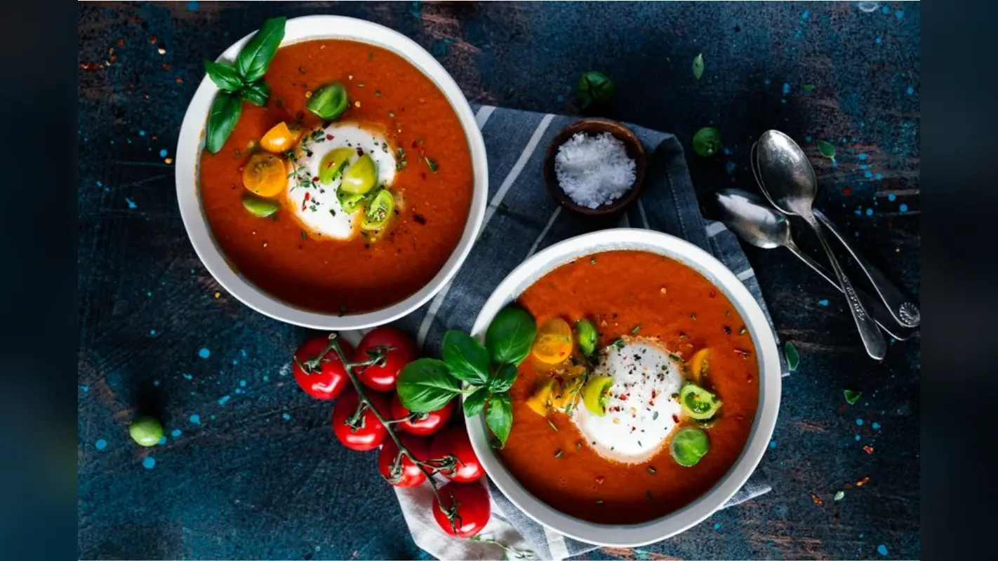 Tomato-Turmeric Soup for Weight Loss: वजन घटाने के लिए एक स्वादिष्ट और पौष्टिक बूस्ट की तरह काम करता है ये सूप