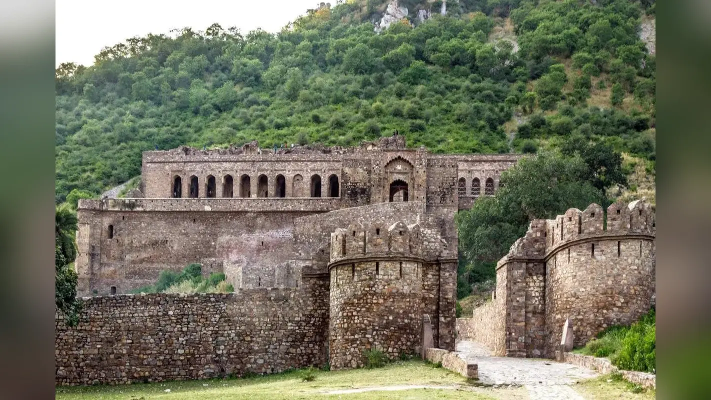 Bhangarh Fort: भानगढ़ किला भारत का सबसे रहस्यमय किला और इसके भूतिया श्राप की कहानियां