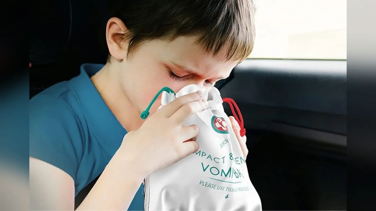 Parenting Tip: क्या आपके बच्चें को सफर के दौरान आती है उलटी तो ये चीज है आपके काम की