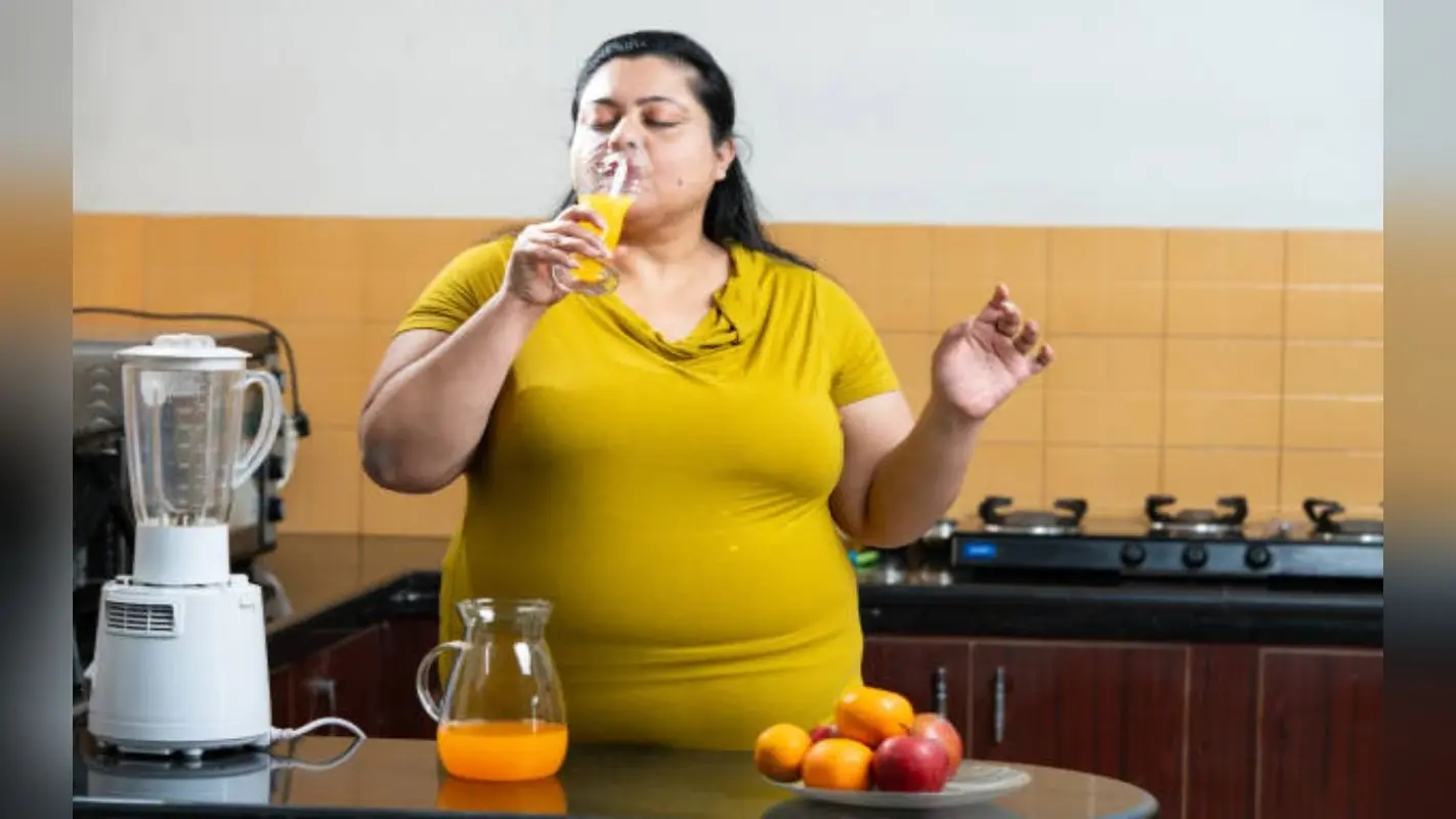 Weight Loss Tips: पेट में जमी जिद्दी चर्बी को खत्म करेंगे ये टेस्टी ड्रिंक्स, जरूर करें ट्राई