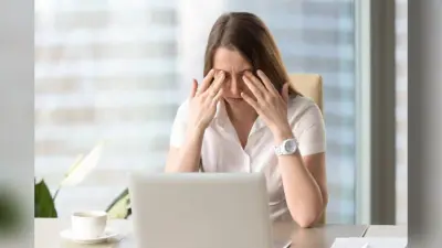 Yoga For Depression: डिप्रेशन से बचने के लिए 5 मिनट करें ये योगासन, रहेंगे फ्रेश