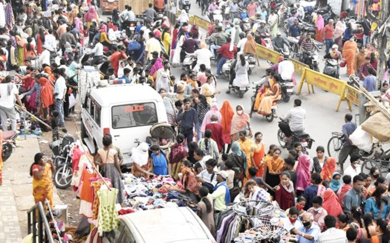 Begusarai News : धनतेरस पर 160 करोड़ का हुआ कारोबार, सबसे अधिक सर्राफा बाजार रहा गुलजार
