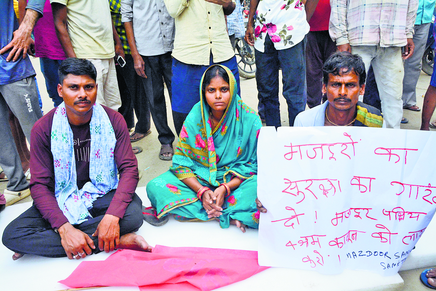 पटना मेट्रो हादसा: 18 घंटे सफर कर पत्नी व भाई पहुंचे पटना, कंपनी ने दूसरे के हाथों ओडिशा भेज दिये शव