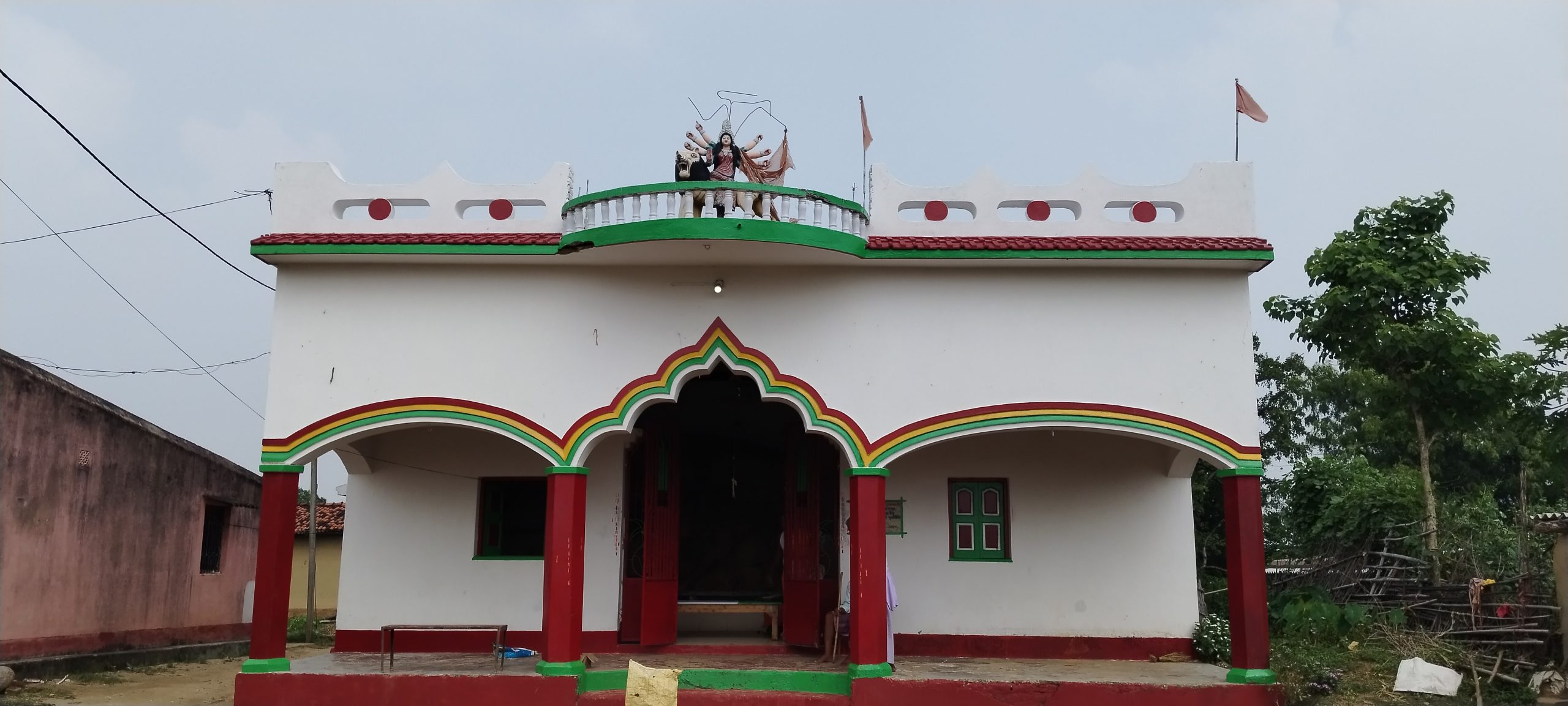 मंडरो के राजबाड़ी दुर्गा मंदिर में 300 वर्षों से हो रही है मां दुर्गा की पूजा
