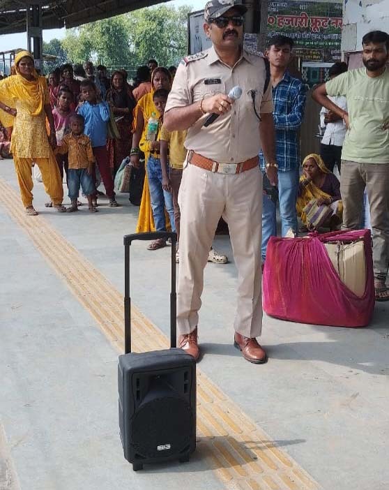 दुर्गापूजा में परदेश से घर लौट रहे यात्रियों के लिए रेलवे सजग