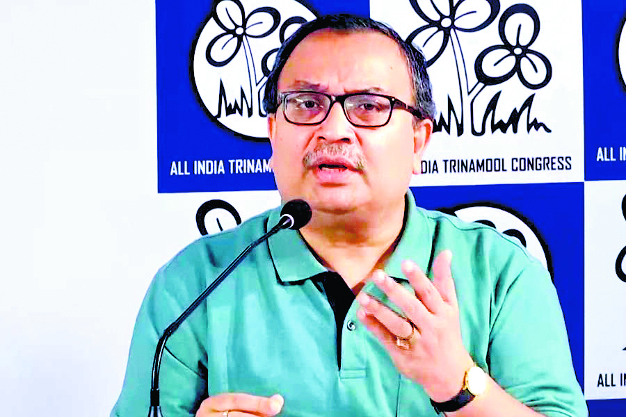 चिकित्सकों के सामूहिक इस्तीफे को कुणाल ने ‘नाटक’ करार दिया