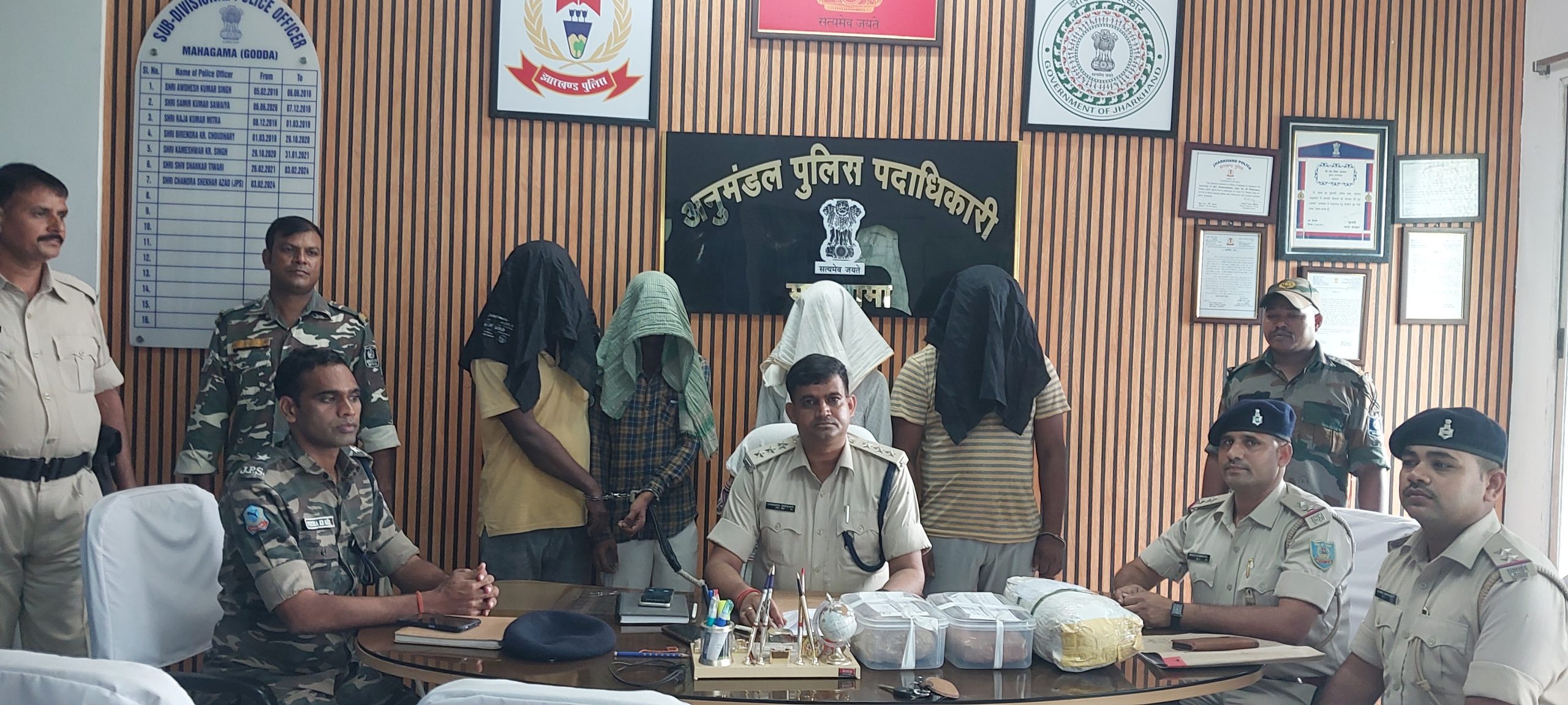 तीन किलो 375 ग्राम गांजा के साथ चार कारोबारी गिरफ्तार