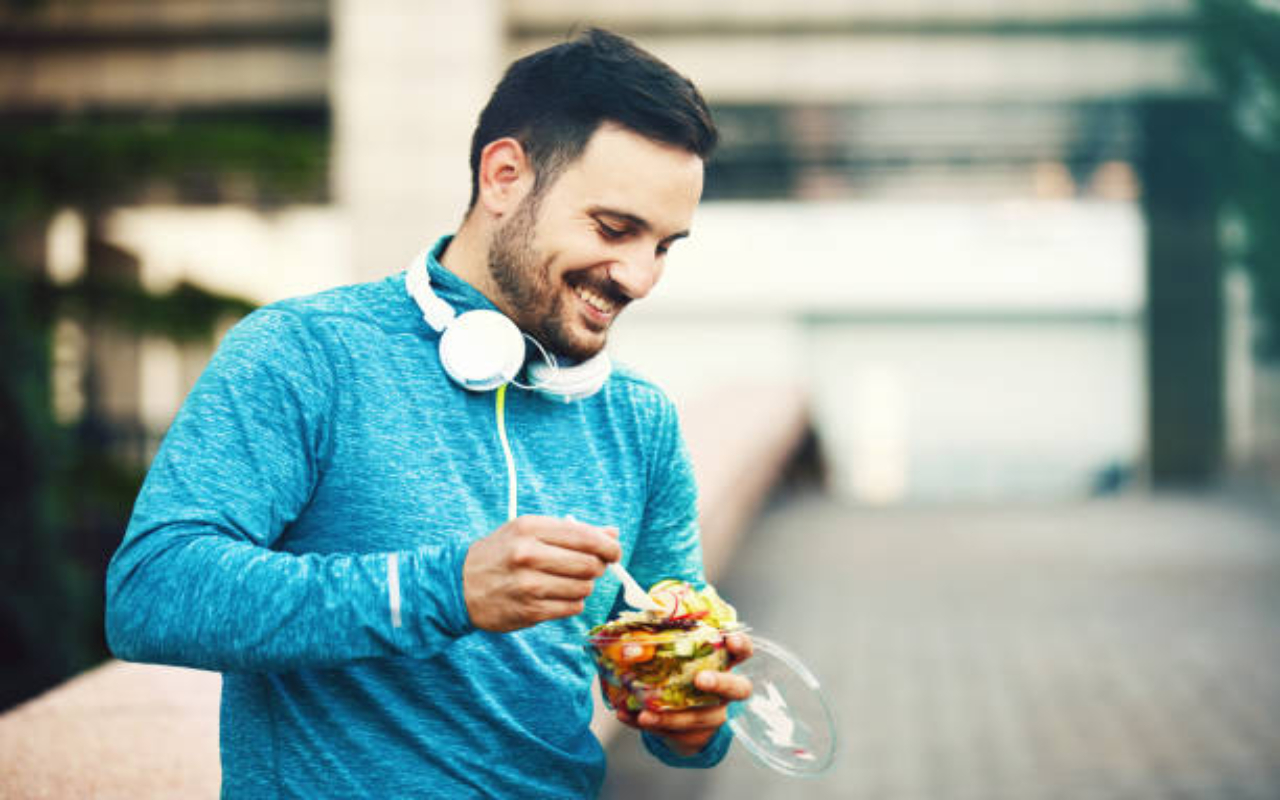 Weight Loss Tips: पेट में जमी जिद्दी चर्बी को गलाने में मदद करेंगे ये फल, आज ही डायट में करें शामिल