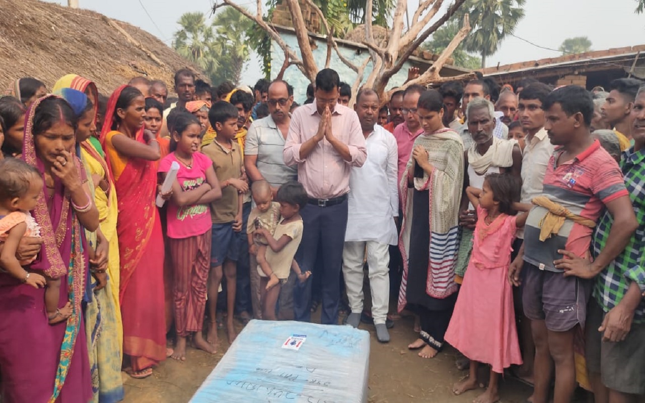 Bihar News: कश्मीर से बांका पहुंचा अशोक का शव तो मचा कोहराम, आतंकियों ने गोली मारकर कर दी थी हत्या