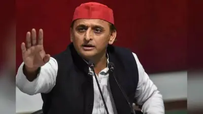 “अखिलेश यादव का हमला: 22 जिलों में बाढ़ से हाहाकार, सरकार मठ में विश्राम पर – उरई में पहली मंजिल तक पानी”