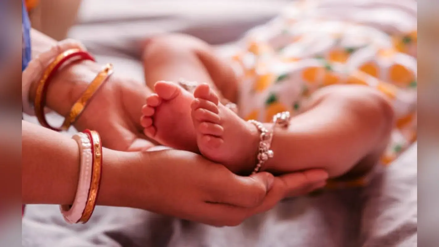 Baby Names: आपके प्यारे से बेटे के लिए खुशबूदार फूलों से प्रेरित ये हैं कुछ खूबसूरत नाम, देखें लिस्ट