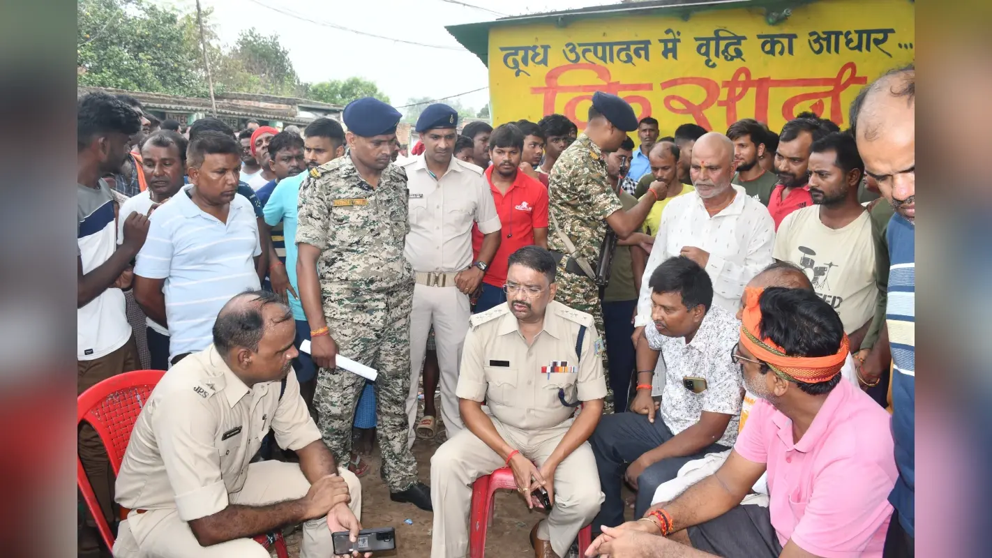 Bokaro Crime News: छोटी से बात में हुआ बहस, फिर चला चाकू, आक्रोशित लोगों ने बंद की दुकान