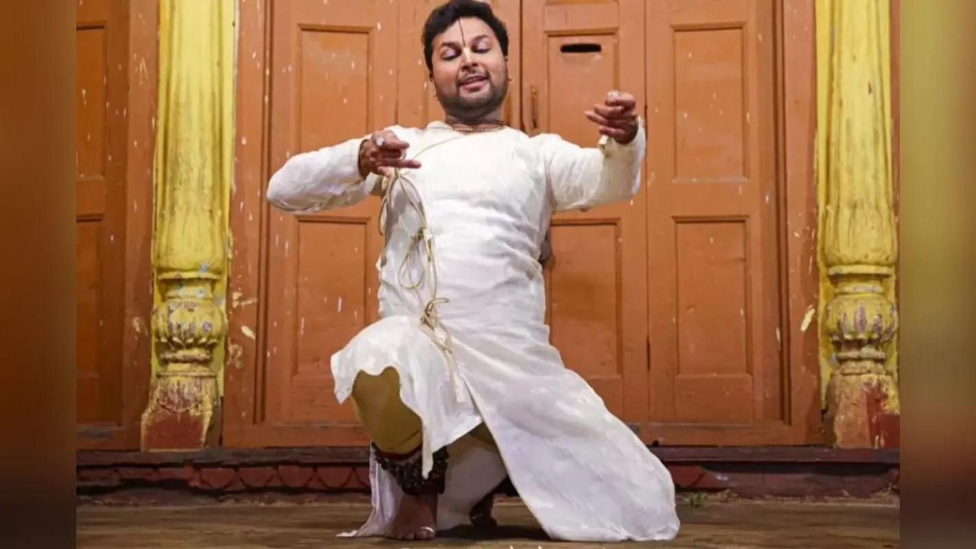 Video: कृष्ण के दिवाने हुए BHU के पूर्व छात्र, अब विदेशियों को भी सिखा रहे कथक नृत्य
