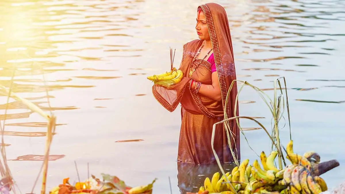 Chhath Puja Special: छठ घाट के रास्ते में जमा कीचड़, दलदल बना परेशानी का सबब