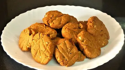 Chhath Puja Thekua Recipe: छठ के समय घर पर बनाएं टेस्टी ठेकुआ, जानें आसान विधि
