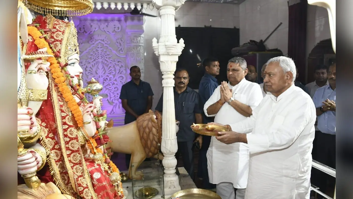 Navratri 2024: पटना में CM नीतीश ने कई पूजा पंडालों में मां की पूजा, राज्य की खुशहाली के लिए की कामना