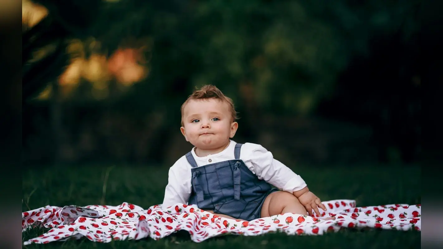 Baby Names: आपके नन्हे से बेटे की किस्मत खोल देंगे ये यूनिक और क्यूट नाम, देखें लिस्ट