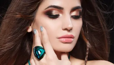 Diwali Makeup Tips 2024: इस दिवाली कीजिए कुछ इस तरीके से मेकअप को, जानें