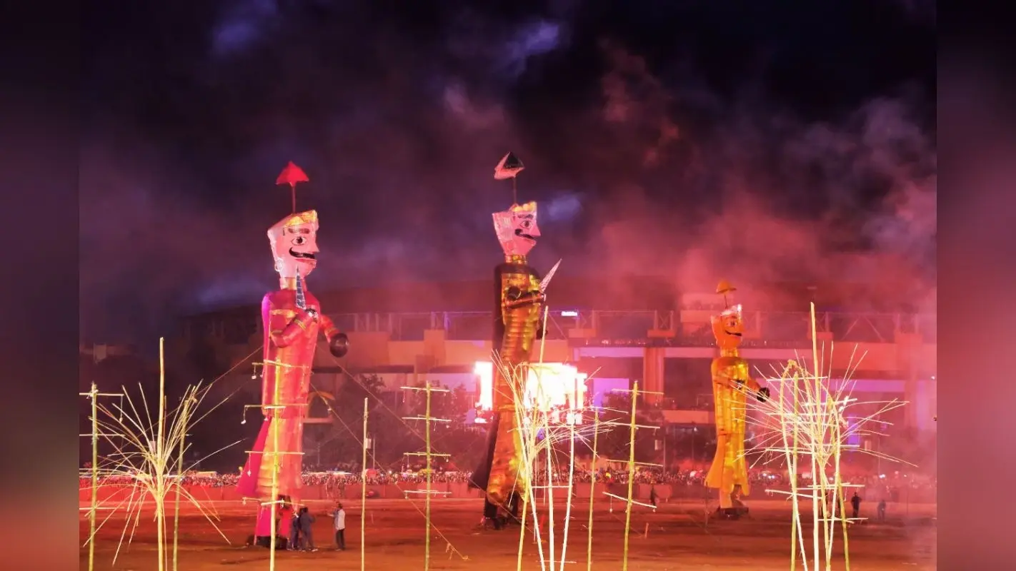 Dussehra 2024 in Jharkhand: रांची में थोड़ी देर में जलेगा 70 फीट का रावण, 8 जगह रावण दहन कार्यक्रम