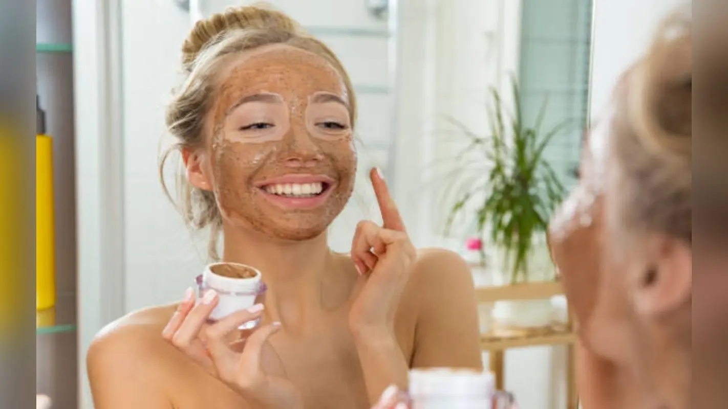 Beauty Tips: चेहरे की चमक देख दंग रह जाएगी दुनिया, घर पर बनाए फेस पैक दिलाएंगे ग्लोइंग स्किन
