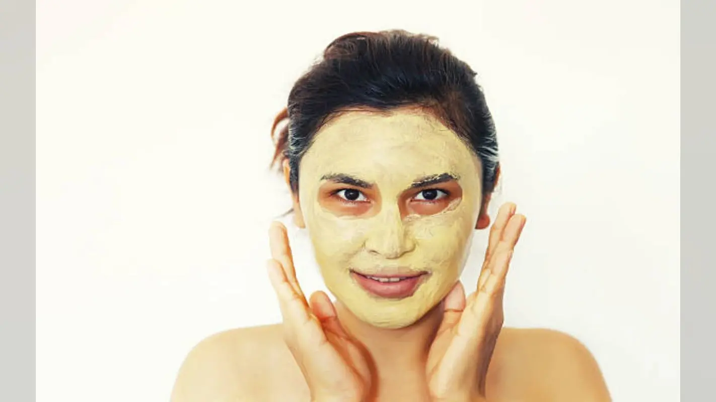 Beauty Tips: इन चीजों का इस्तेमाल कर मिनटों में घर पर ही पाएं ग्लोइंग चेहरा, यहां जानें रेसिपी