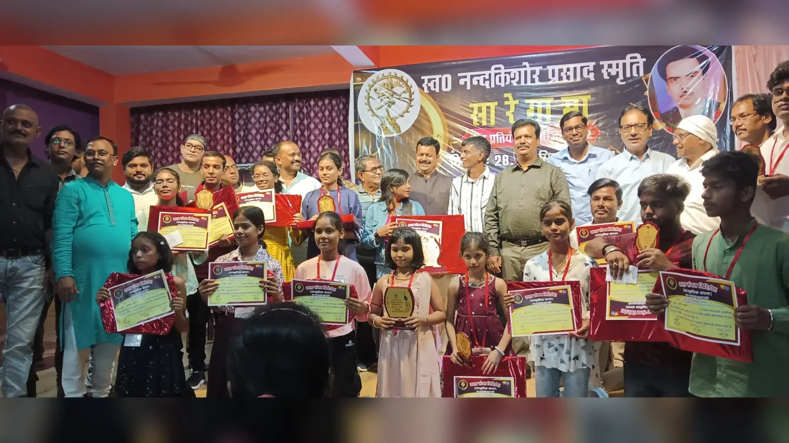 Giridih News: सीनियर में सोनी व जूनियर में उदिता प्रथम
