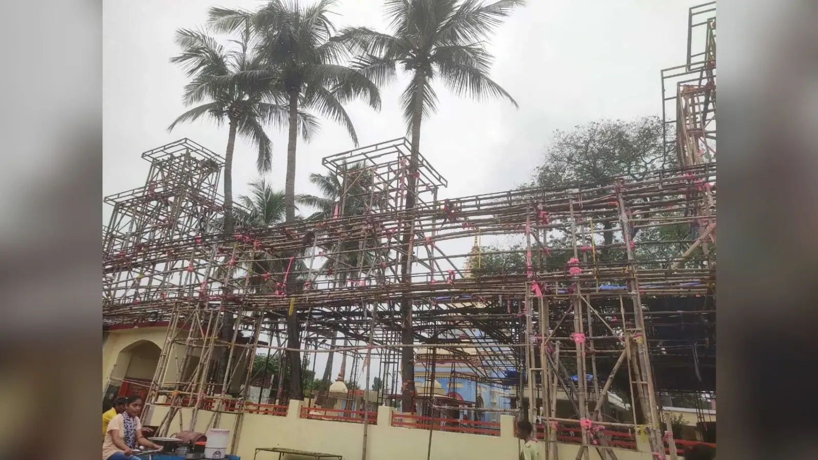 Darbhanga News: शारदीय नवरात्र को लेकर तैयारी तेज, सजने लगे पूजा-पंडाल