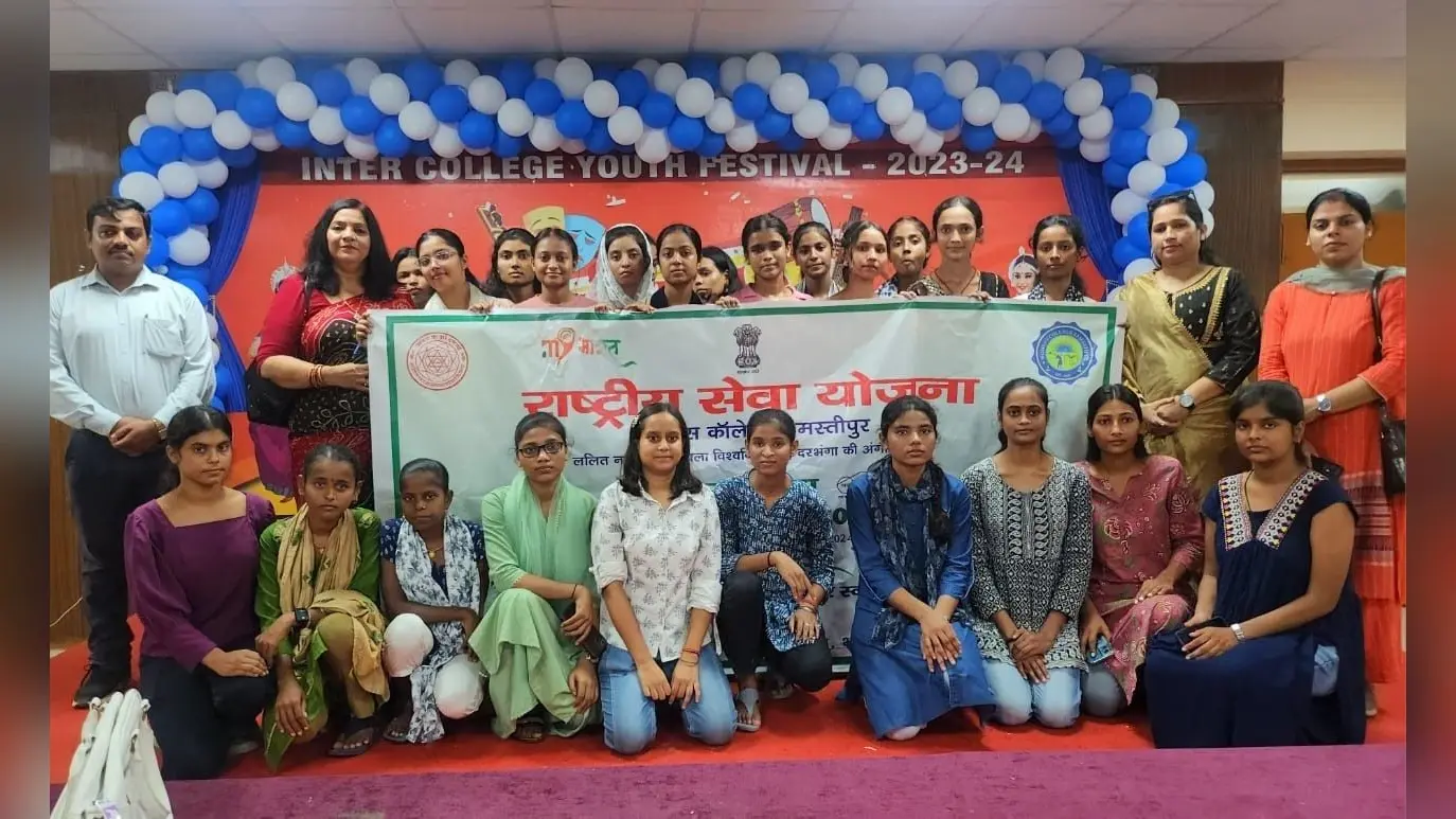 NSS: Cleanliness makes us happy : स्वच्छता से हमें खुशी मिलती है : प्रधानाचार्या