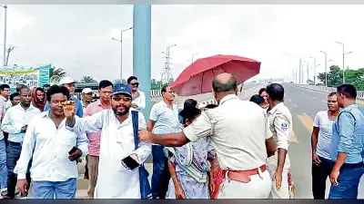 सिंघारन नदी बचाओ कमेटी ने किया प्रदर्शन