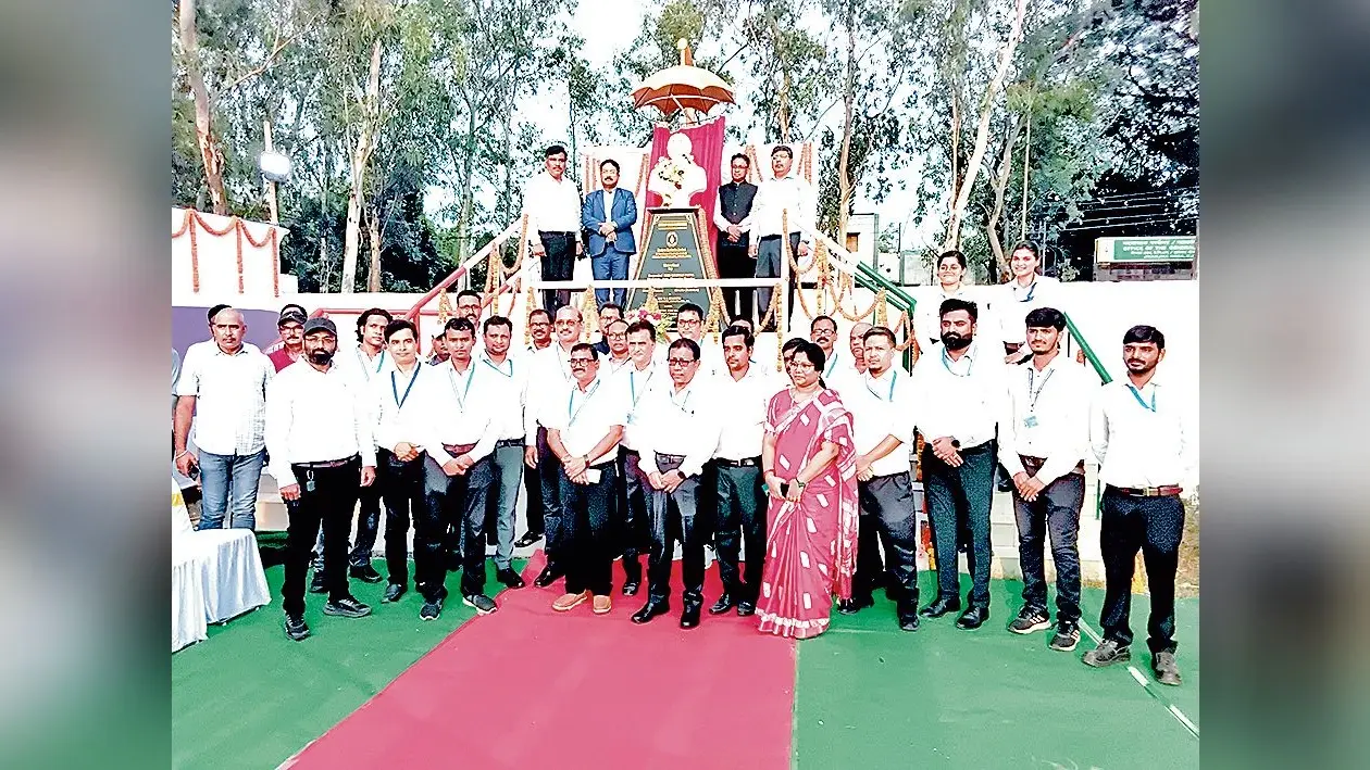 झांझरा मैदान में खुदीराम बोस की मूर्ति का अनावरण