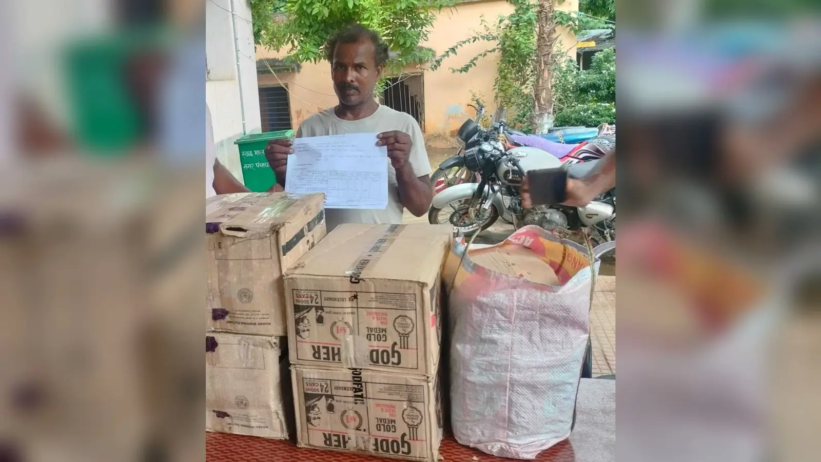 टेंपो से शराब बरामद, तस्कर गिरफ्तार