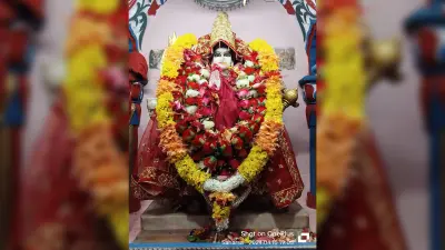 दुर्गा पूजा आज से, हर ओर छाया है उल्लास