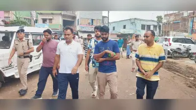 डीएम ने बस स्टैंड का किया स्थल निरीक्षण